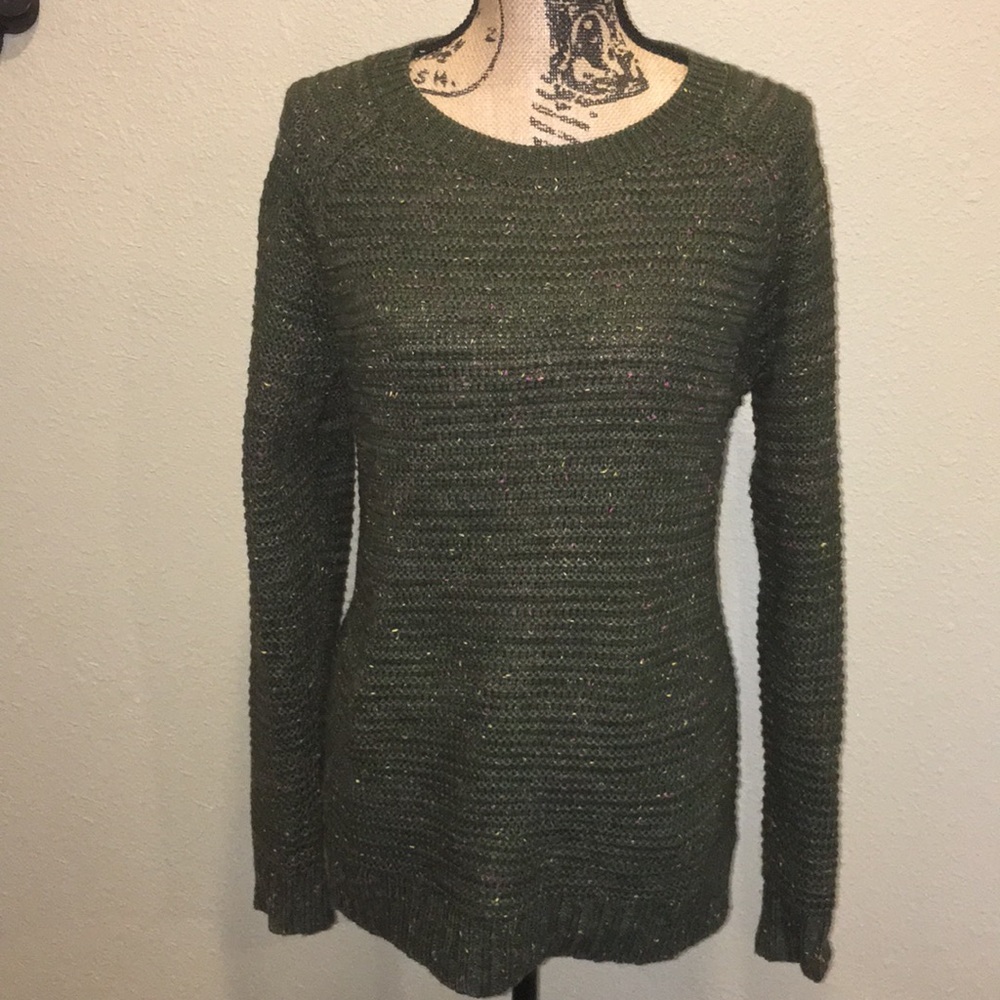 Cute long sleeve sweater size medium